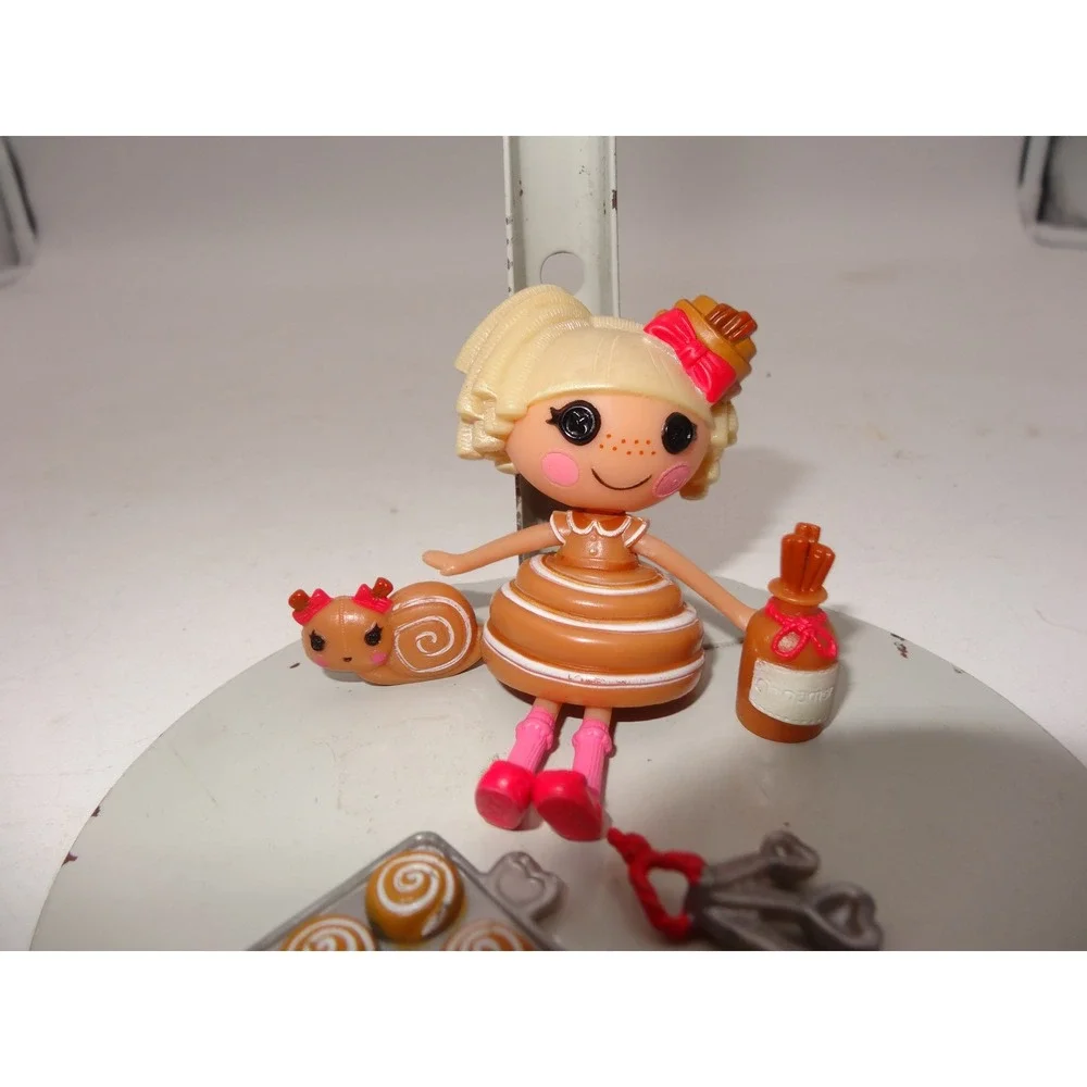 Lalaloopsy Mini Bun‎ Bun Sticky Icing Doll Series 8 Sew Cute Shoppes Set